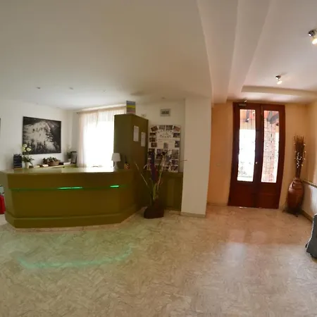 La Piccola Stazione ホテル 3*